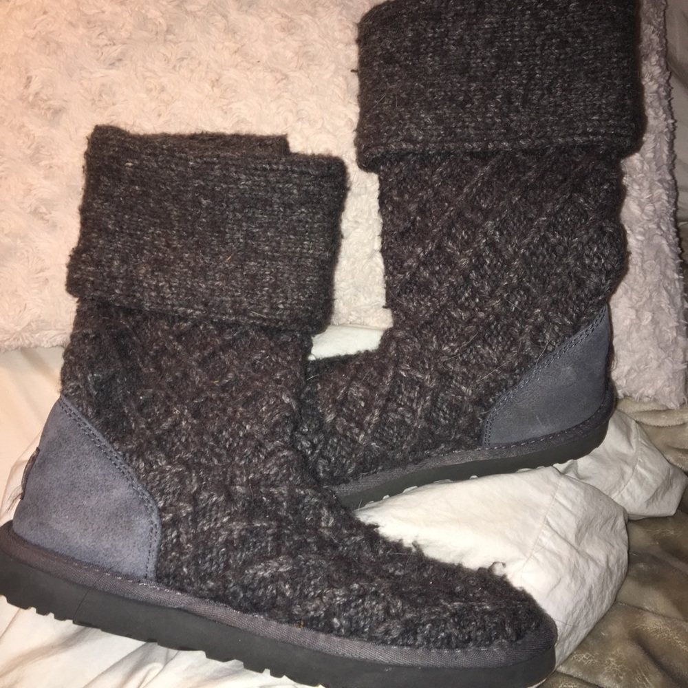 UGG Sz 8 Gray Latice Cardi Sweater Knit Boot